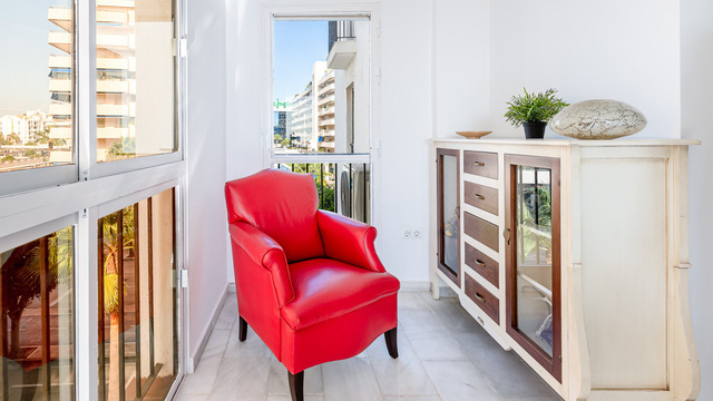 Apartmán ve středním patře v luxusní destinaci Puerto Banús
