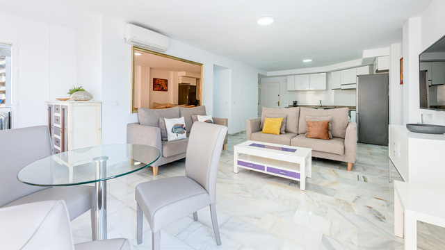 Apartmán ve středním patře v luxusní destinaci Puerto Banús