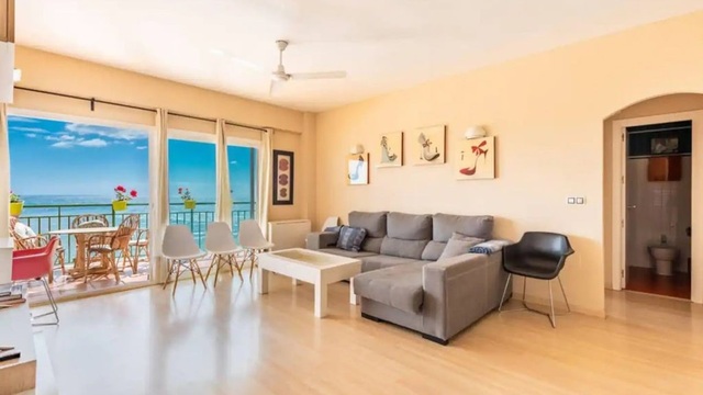 Apartmán s luxusními výhledy na pláž ve Fuengirola - PRODÁNO